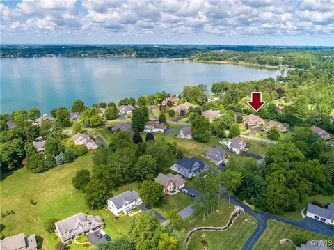 28 Willowbrook Dr, Owasco, NY 13021