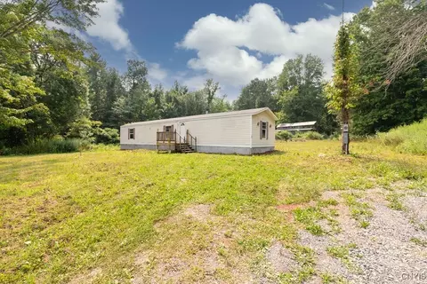 105 Hanley Rd, Granby, NY 13074