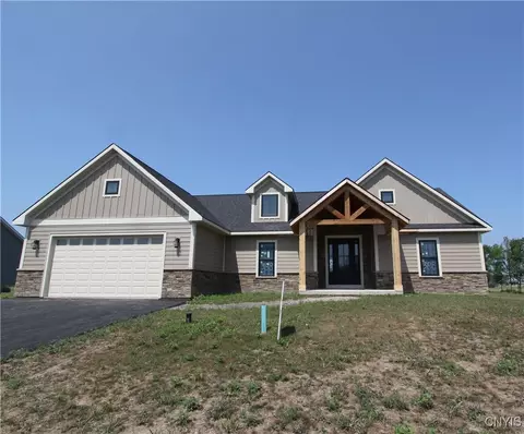 3505 Tall Tree Lane Ln, Lysander, NY 13027