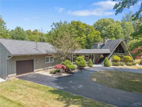 60 Edwards Cir, Oswego, NY 13126