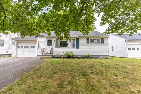 162 Deerfield Dr W, Utica, NY 13502