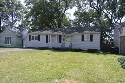223 W Molloy Rd, Salina, NY 13211