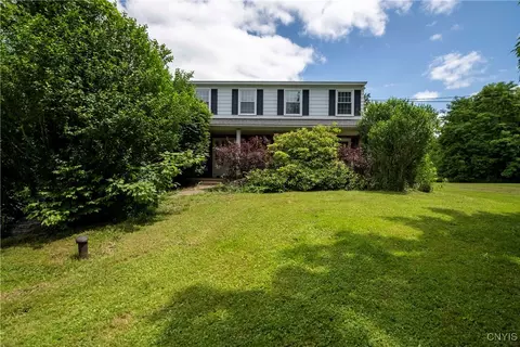 122 Center Rd, Schroeppel, NY 13132