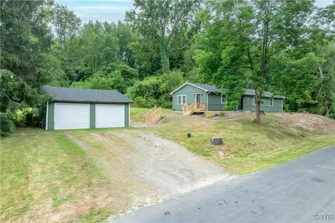 61 Wybron Rd, Granby, NY 13069