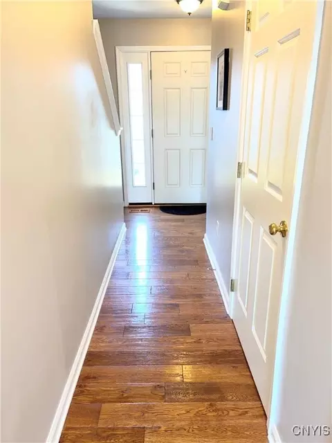 Entry Way - 5547 Rockhampton, Clay, NY 13041 photo 1 of 3