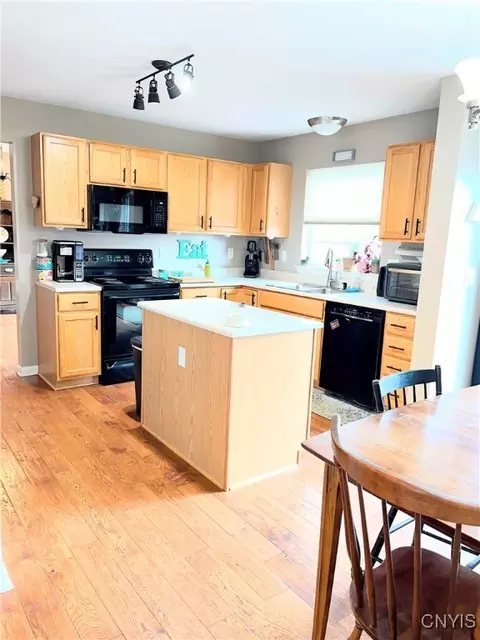 Kitchen - 5547 Rockhampton, Clay, NY 13041 photo 1 of 2