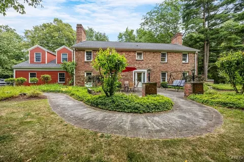 7506 Strawberry Ln, Manlius, NY 13104
