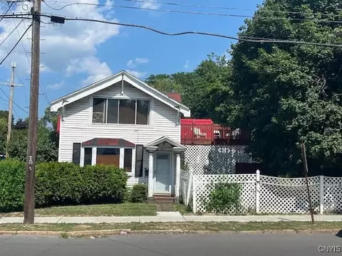 1108 Lodi St, Syracuse, NY 13203
