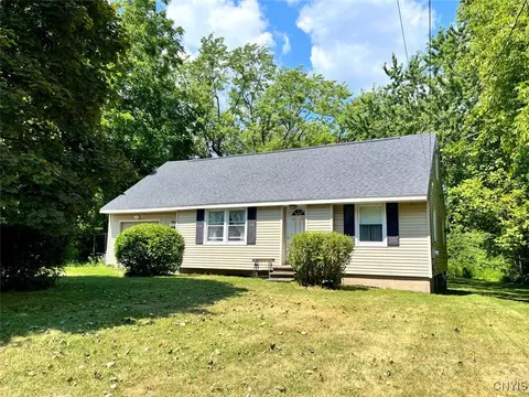 3237 Howlett Hill Rd, Onondaga, NY 13031