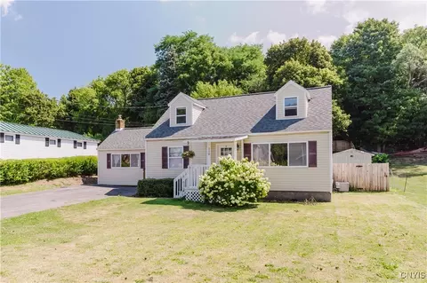 118 Hinsdale Rd, Camillus, NY 13031