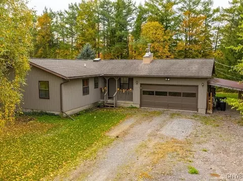 2915 Buckwheat Rd, Onondaga, NY 13110