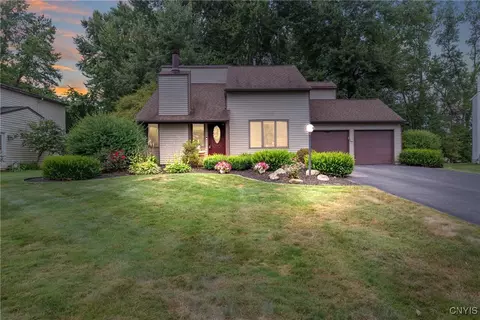 8107 Sloop Dr, Cicero, NY 13039