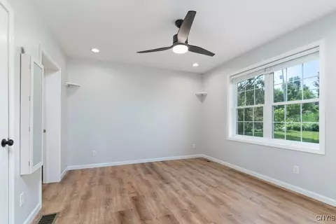 Bedroom - 5360 Bartlett Rd, Rome, NY 13440 photo 5 of 7