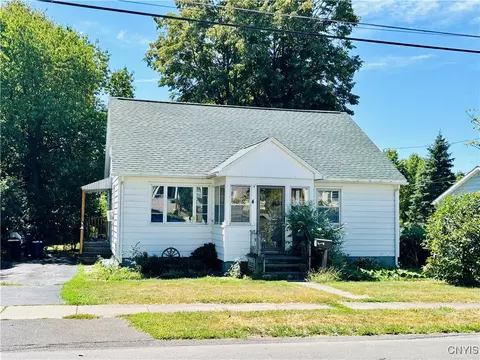 4 Case Ave, Auburn, NY 13021