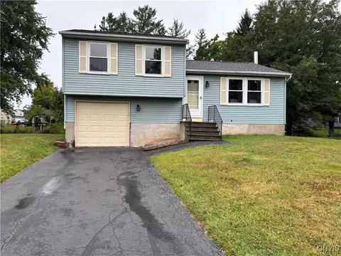 8323 Falcon Dr, Liverpool, NY 13090