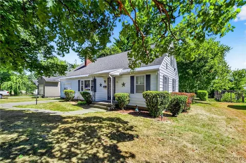 39 W 5th St S, Fulton, NY 13069