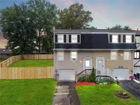 8402 Shallowcreek Rd # B, Liverpool, NY 13090