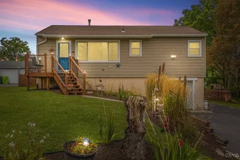 4635 Wilcox Pl, Onondaga, NY 13078
