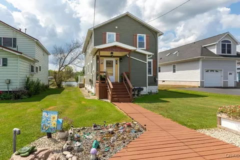 636 County Route 37, Central Square, NY 13036