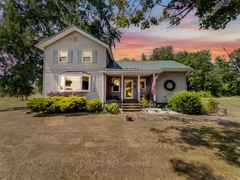 6935 Schepps Corners Rd, East Syracuse, NY 13057