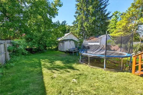 Exterior - 330 E Florence Ave, Syracuse, NY 13205 photo 5 of 6