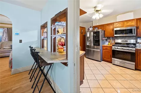 Entry Way - 330 E Florence Ave, Syracuse, NY 13205 photo 1 of 2