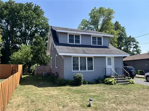 104 Sand Rd, Salina, NY 13212