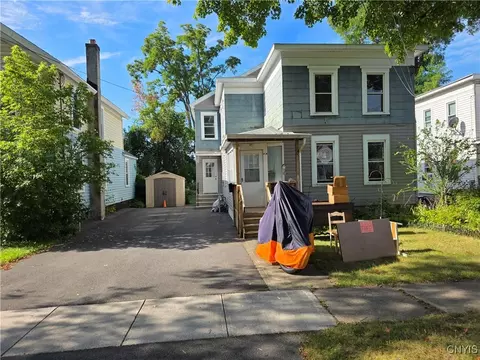 223 W Ellis St, East Syracuse, NY 13057