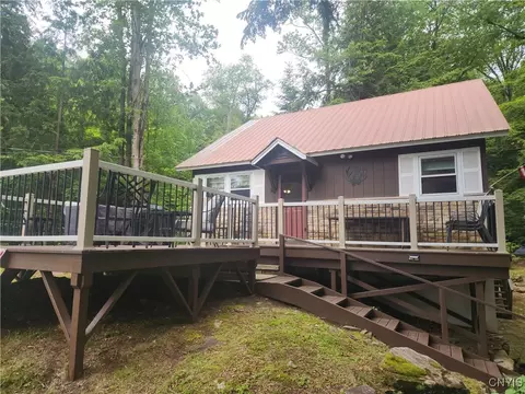 898 Old Piseco Rd, Arietta, NY 12139