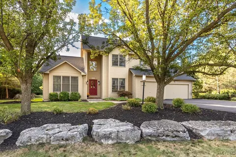 4929 Macgregor Ln, Onondaga, NY 13215