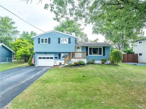 17 Mango Ln, Liverpool, NY 13090