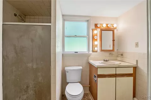 Bath - 7877 Dewitt Dr, Lysander, NY 13027 photo 3 of 3