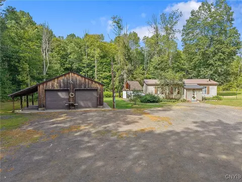 21 Huested Dr, Parish, NY 13131