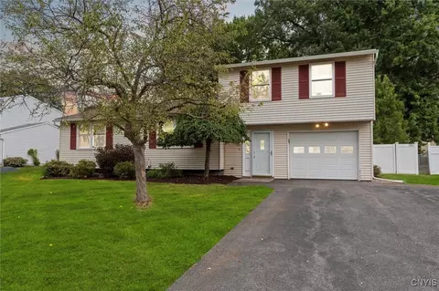 211 Windebank Ln, Minoa, NY 13116