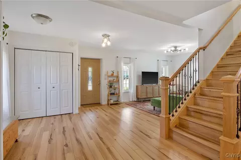 Entry Way - 6 Pine St, Jordan, NY 13080 photo 2 of 4