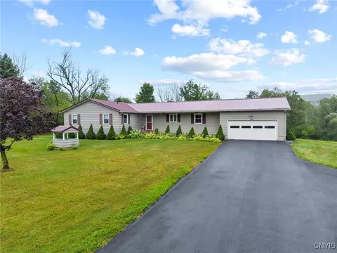 3289 Sevier Rd, Marcellus, NY 13108