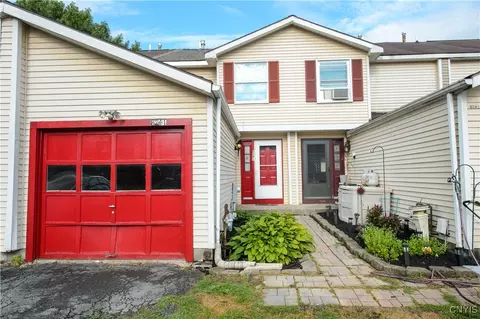 8241 Trevi Ln, Clay, NY 13041