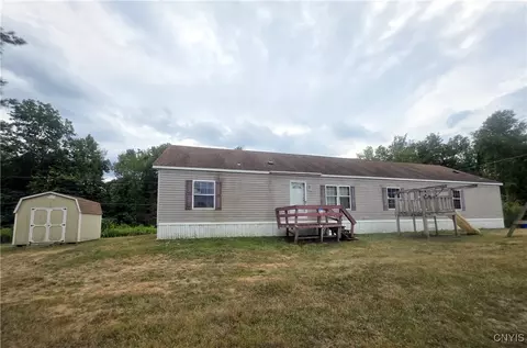 186 Henderson Ln, Brutus, NY 13166