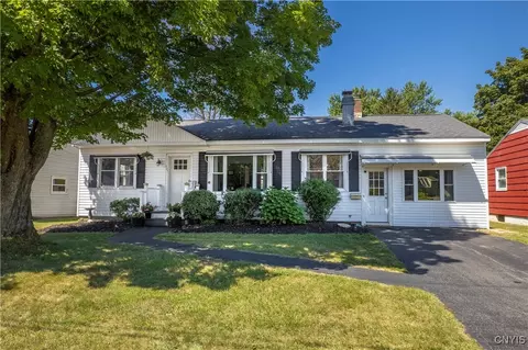 131 Fairway Dr, New Hartford, NY 13413