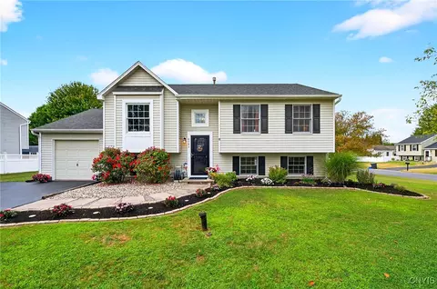 6303 Tanker Trl, Cicero, NY 13039