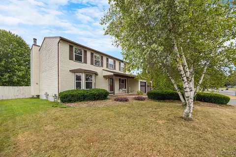 6055 Jerusalem Dr, Cicero, NY 13039