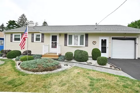 517 Locust Dr, Utica, NY 13502