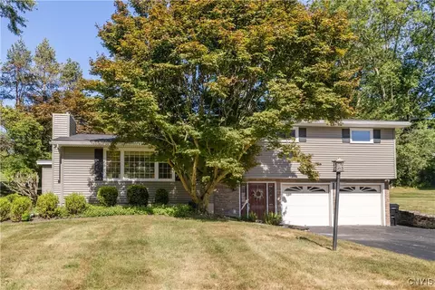 423 Churchill Ln, Fayetteville, NY 13066