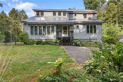 215 Valley Rd, Mexico, NY 13114