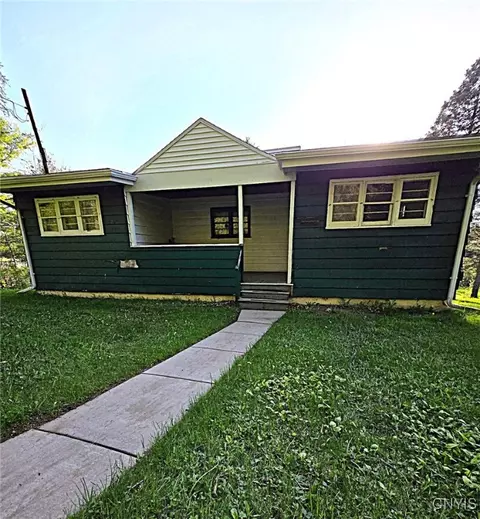4625 Cleveland Rd, Onondaga, NY 13215