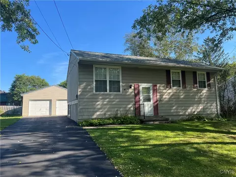 7 Sunnyfield Dr, Cortland, NY 13045