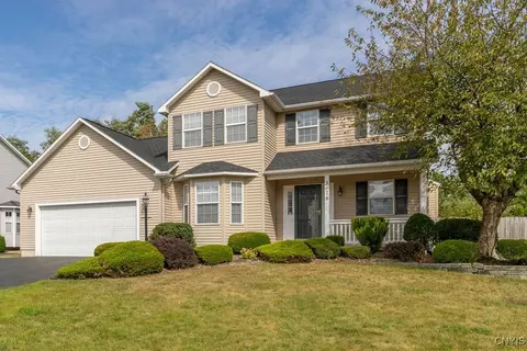 3678 Junco Trl, Clay, NY 13090