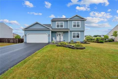 7042 Cattlemans Crossing Rd, Cicero, NY 13039