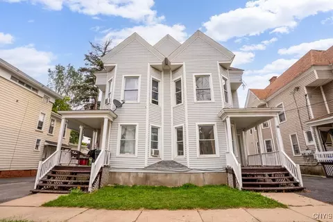 19 Scott St, Utica, NY 13501