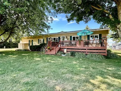 33797 Carlton Dr, Cape Vincent, NY 13618